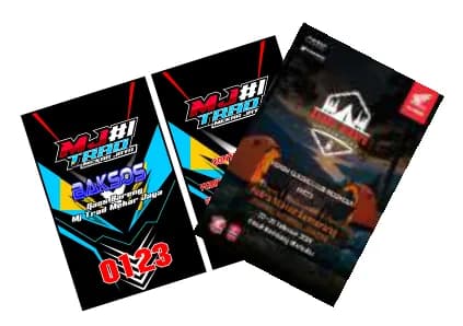 Tiga ID card acara dengan desain penuh warna